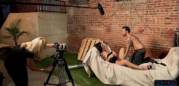  Amateur American couple making a porno video with a professional crew